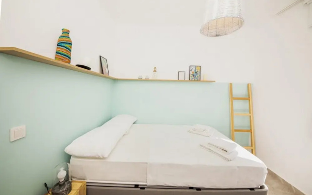 House with Balcony 1 Min to Beach in Bodrum