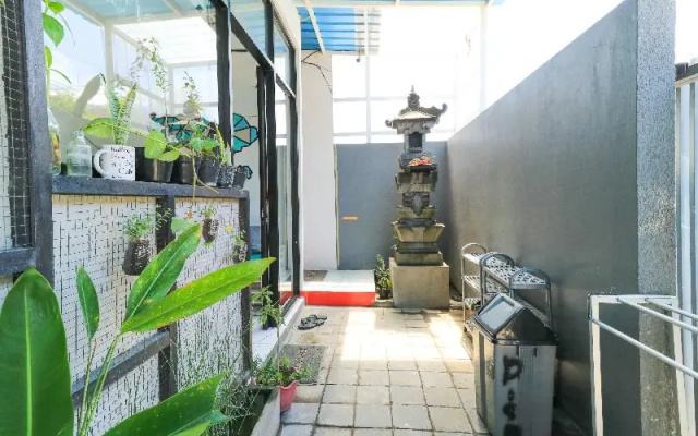 The Ruum Hostel Canggu by ZUZU