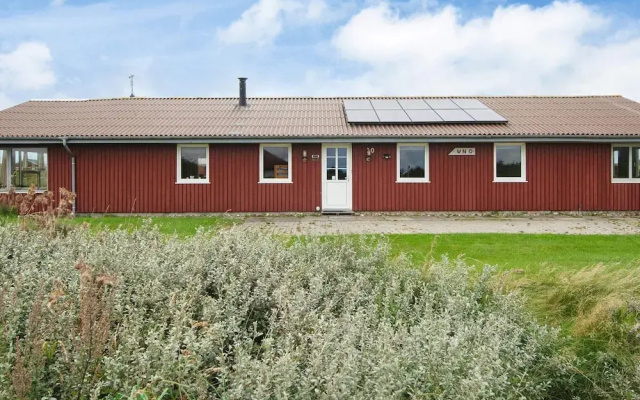 10 Person Holiday Home in Harboore
