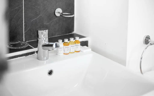CAPITAL One Bedroom Flat Chelsea Cloisters 724