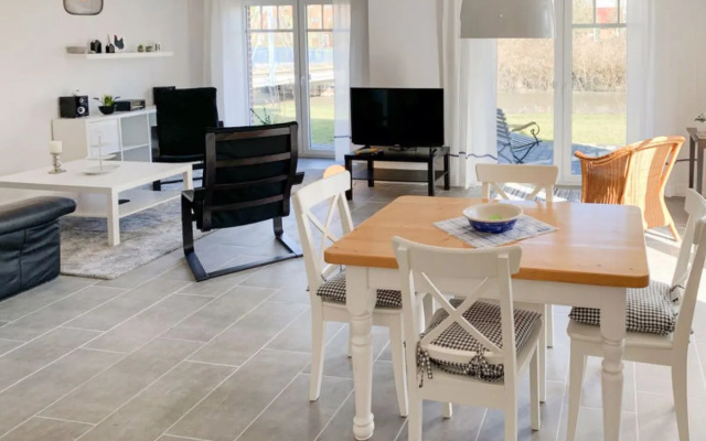 House Rose Ditzum