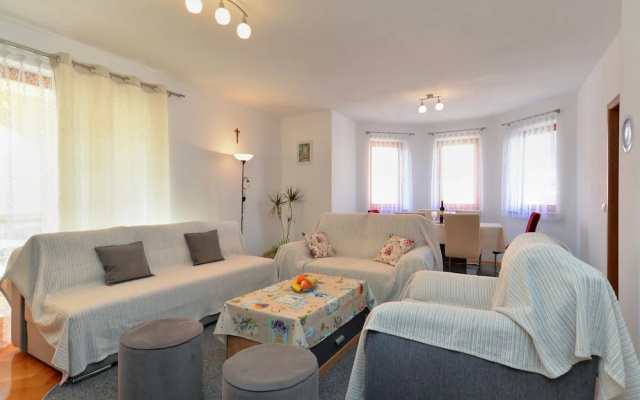 Apartment 1807