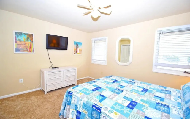 Seal Beach 13n 3 Bedroom Townhouse by RedAwning