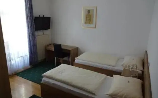 Hotel-garni & Hostel Sandwirt