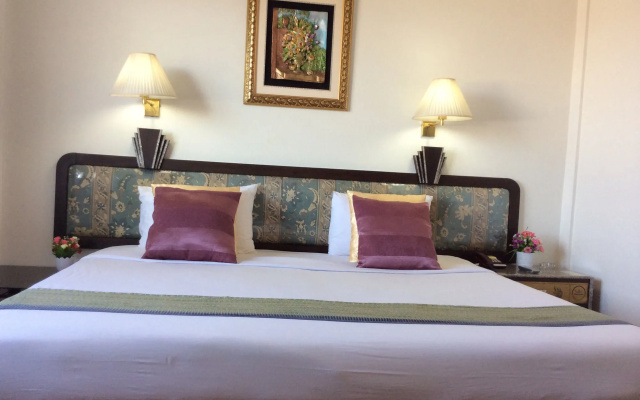 Thai Hotel