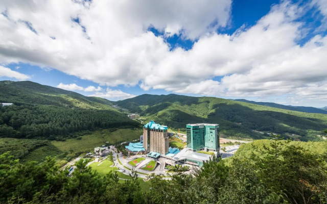 High 1 Convention Hotel