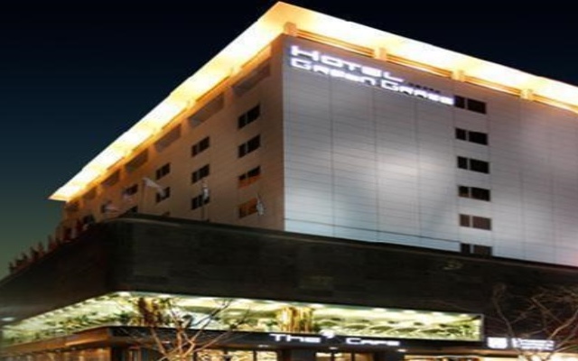 Green Grass Tourism Hotel вид на фасад