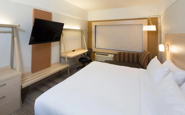 Holiday Inn Express & Suites Monroe by IHG