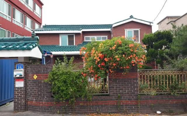 Gangneung Bow The Way Guest House