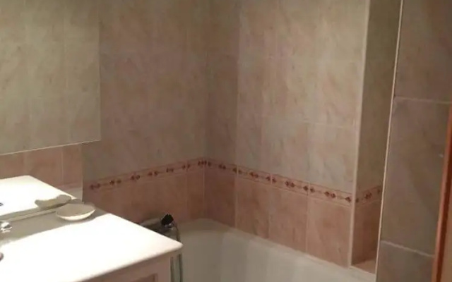 Apartment With 2 Bedrooms in Saint-mandrier-sur-mer, With Wonderful se