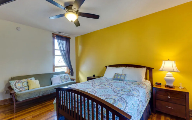 Persimmon Inn