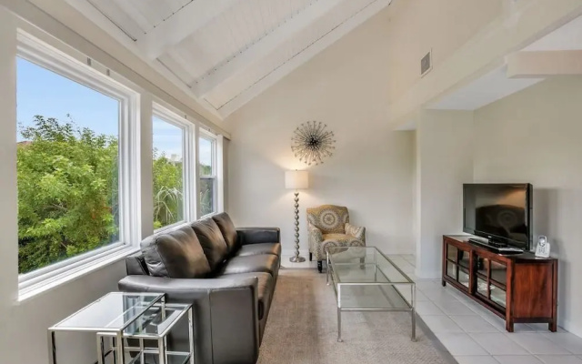 Colonial Avenue Home
