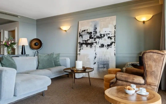 Luxury Oceanfront Apt Reid s Gardens