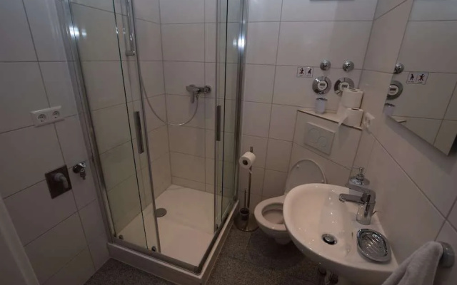 AB Apartment 109