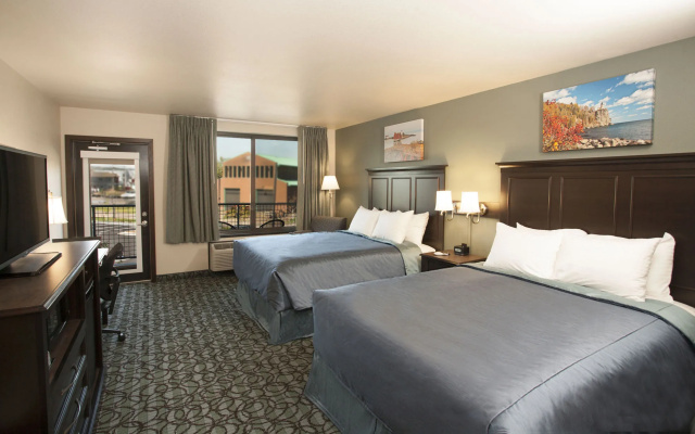 Park Point Marina Inn