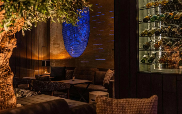 Отель Kwetu Nairobi Curio Collection By Hilton