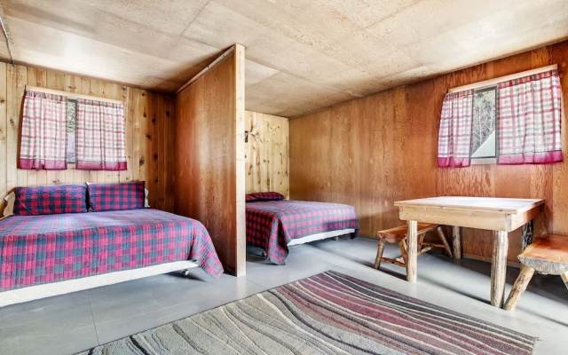 Sawtooth Lodge