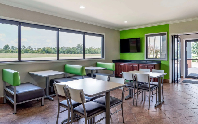 Quality Inn & Suites Demopolis