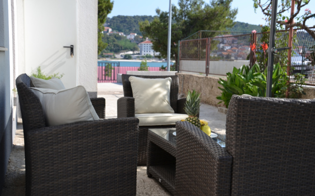 Apartment Marin1 - near pebble beach: A1 Trogir, Riviera Trogir