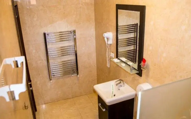 Hotel Yarus