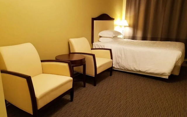 7 West Motel