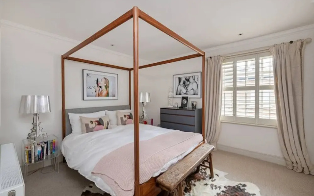 3-bed Home w Private Parking Fairytale Garden