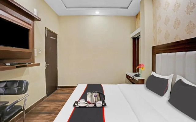 Collection O 93556 Hotel Citi Star