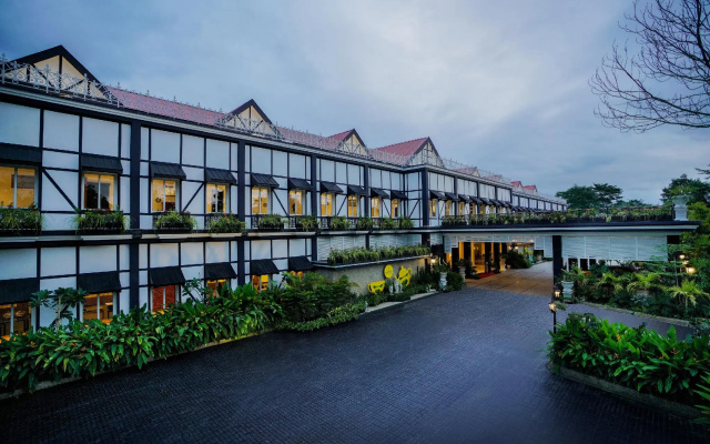 MAYFAIR Tea Resort