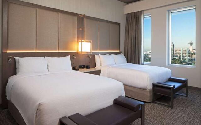 H Hotel Los Angeles, Curio Collection by Hilton 1