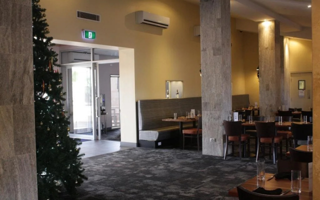 Newman Hotel