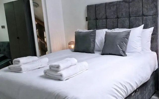 Blissful Bradford Apartment - City Center Gem