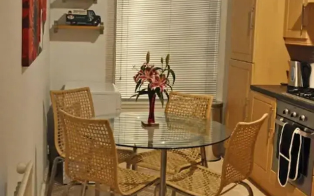 2 bed flat in heart of Festival