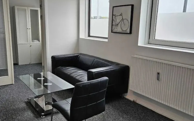 Airport Apartment