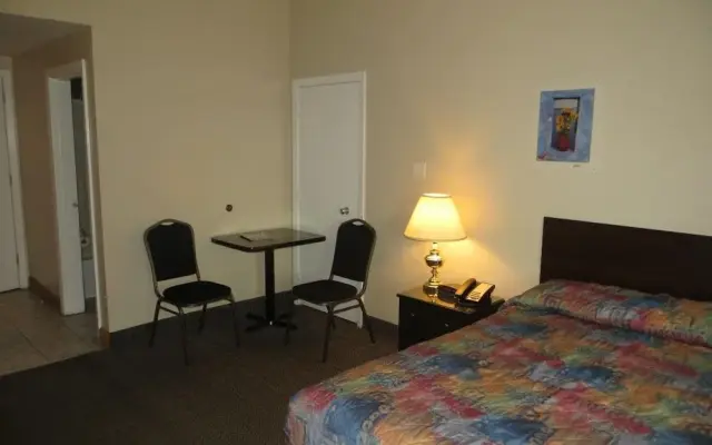 Airport Motor Inn