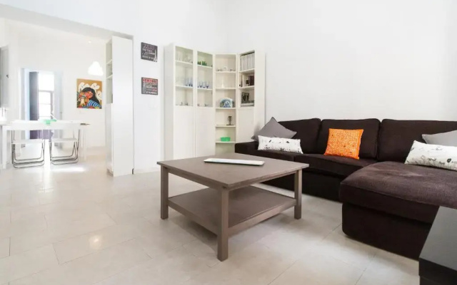 CN PARKING INCLUIDO Apartamento 2D en zona monumental