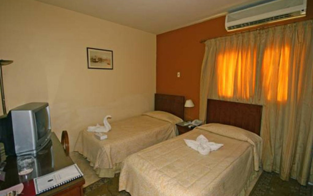 Golden Carven Hotel