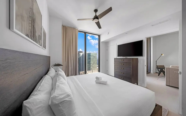 Luxury 1-BD with Breathtaking DTW Views