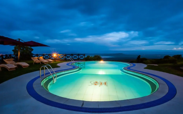 Lake Nakuru Sopa Lodge