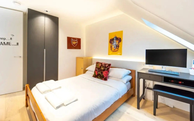 Modern Duplex in Ealing Common