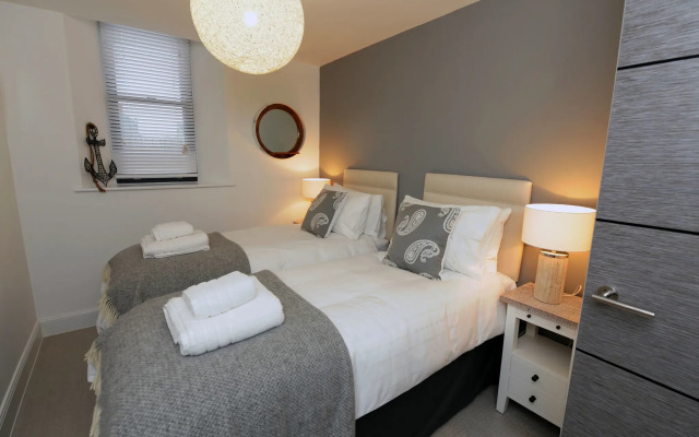 Apartment 2 Waterstone House - Luxury Sea View Apartment