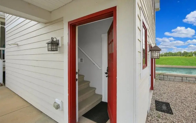 Carriage House #2G