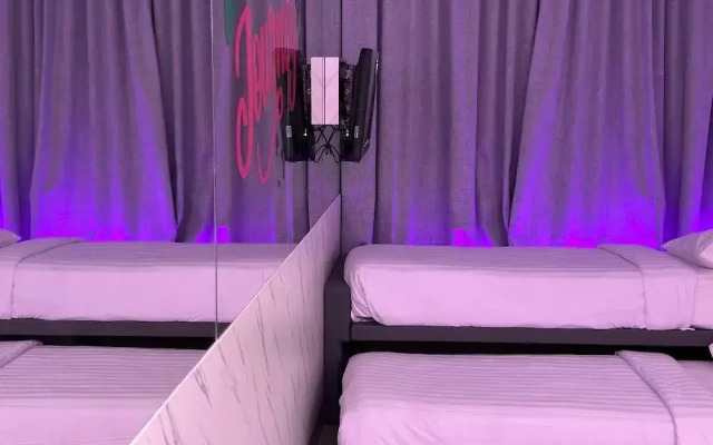 J.Icon Hip Hotel