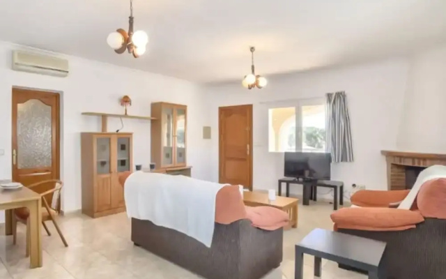 Villa - 12 Bedrooms with Pool and WiFi - 106430