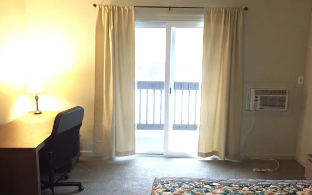 Holiday Lodge
