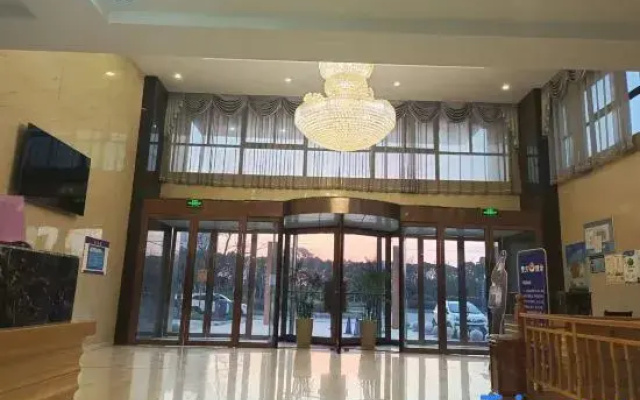 Yancheng High-tech Zone Business Hotel (High-tech Zone Bus Station Branch)