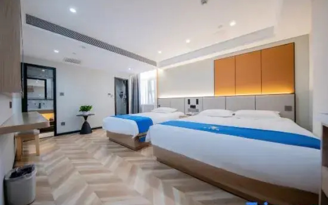Super 8 Hotel (Beijing Chongwenmen Tongren Hospital)