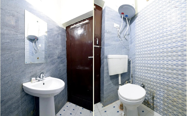 OYO 22932 Hotel Shiv Shanker