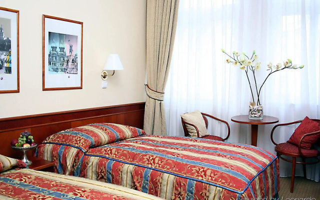 Hotel 16