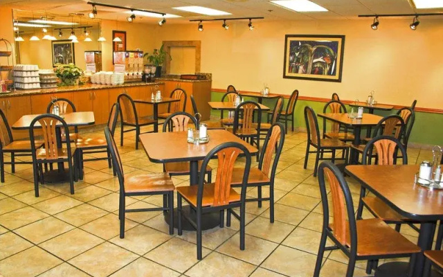 Baymont Inn & Suites Tampa near Busch Gardens / USF