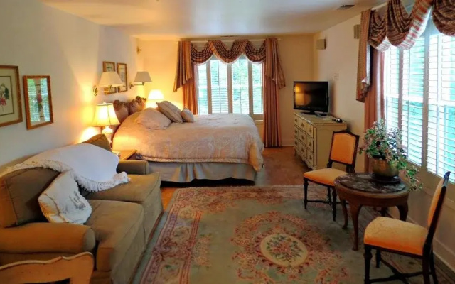 Secret Garden Inn